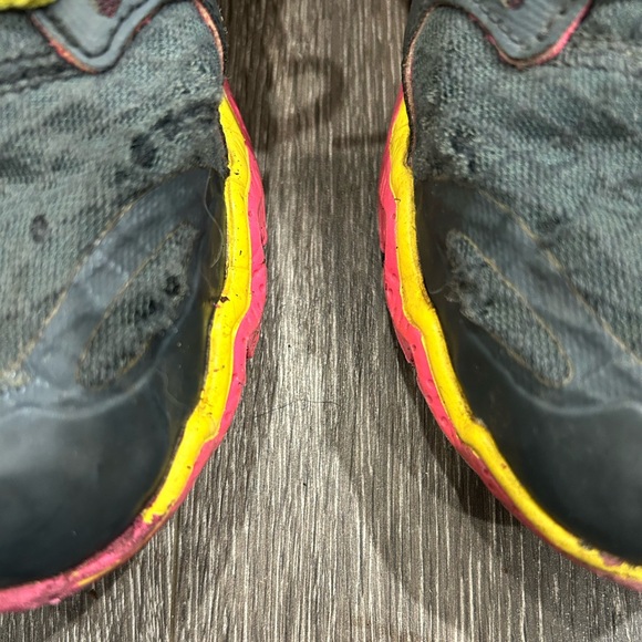 Under Armour Runners - Picture 3 of 4